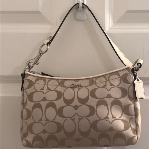 Coach Handbags - NWOT Authentic Coach Bag